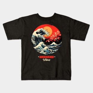 The Great Wave of Kanagawa in Japanese art style- Weekend Vibes Kids T-Shirt